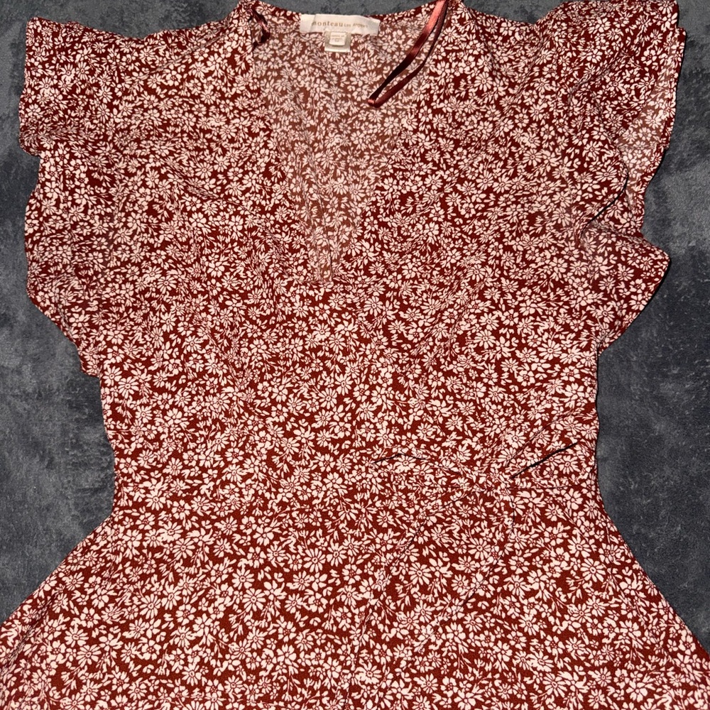 Chic Floral Blouse in Red by [Brand]
